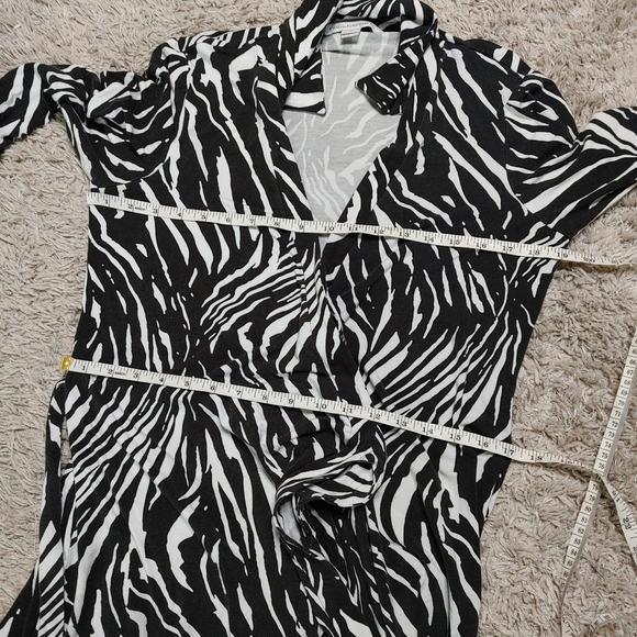SOLD DVF Jeanne Two zebra wrap dress size 14 - Picture 14 of 16